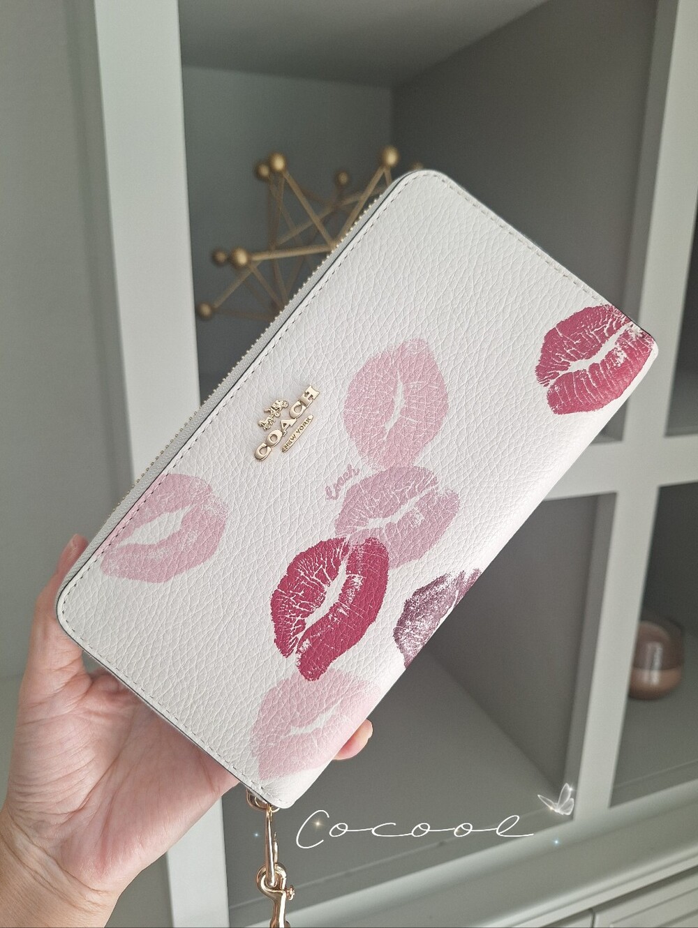 New Coach White Lip Print Wallet Pink & Red Large Zip Around Very Rare NWOT